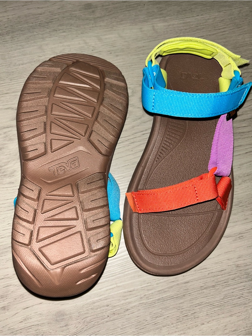 Teva Hurricane Sandals - Picture 3 of 5